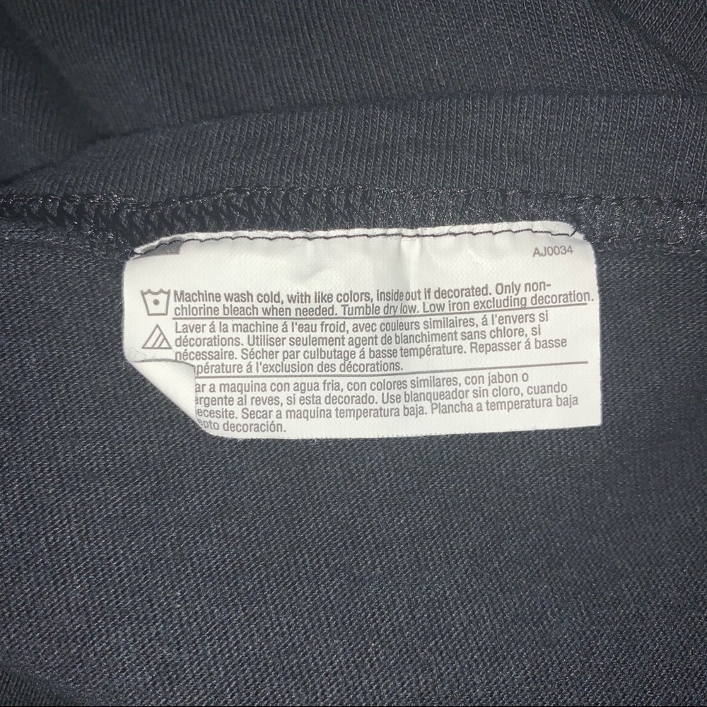 ✅ Men Disneyland Hanes Mickey Black T-Shirt - Picture 6 of 10